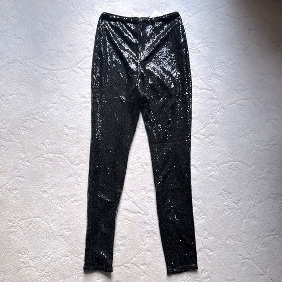 Forever 21 Pants - NWT Black Sequin Skinny Leg Pants, size Juniors Medium